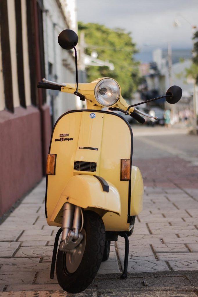 Illustratie met tips voor het selecteren van een betrouwbaar transportbedrijf in Zaanstad voor uw logistieke behoeften